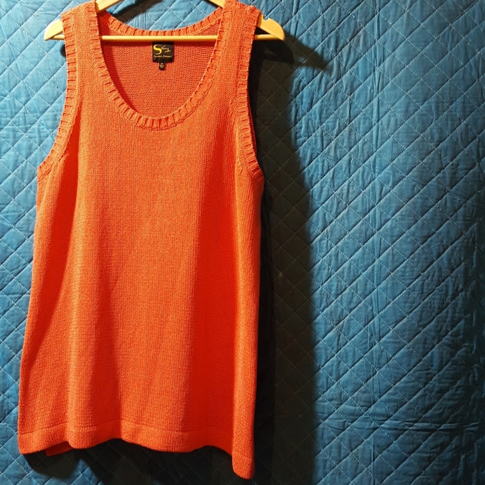 Serena Williams sweater top